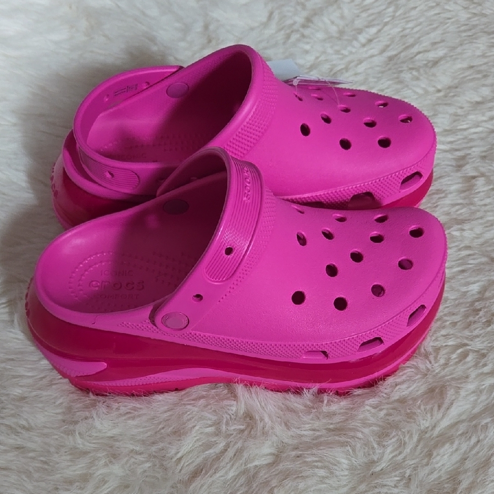 Crocs Women's Pink Clogs